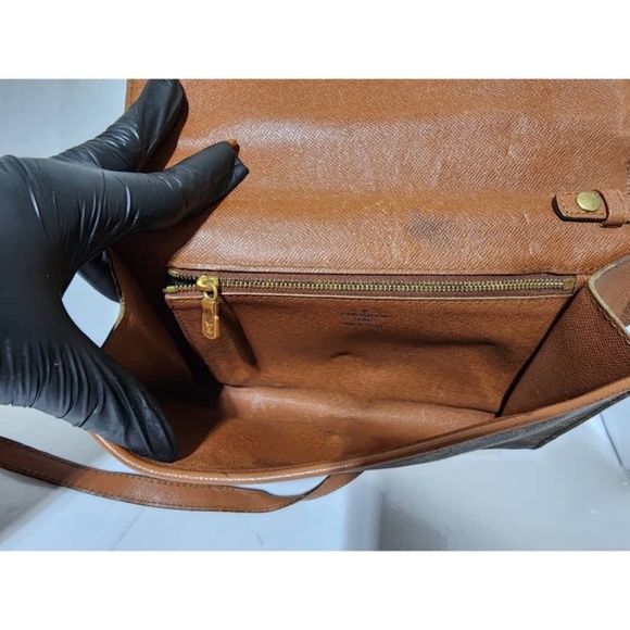 Louis Vuitton 1992 Monogram Bordeaux Crossbody Bag - Picture 6 of 16